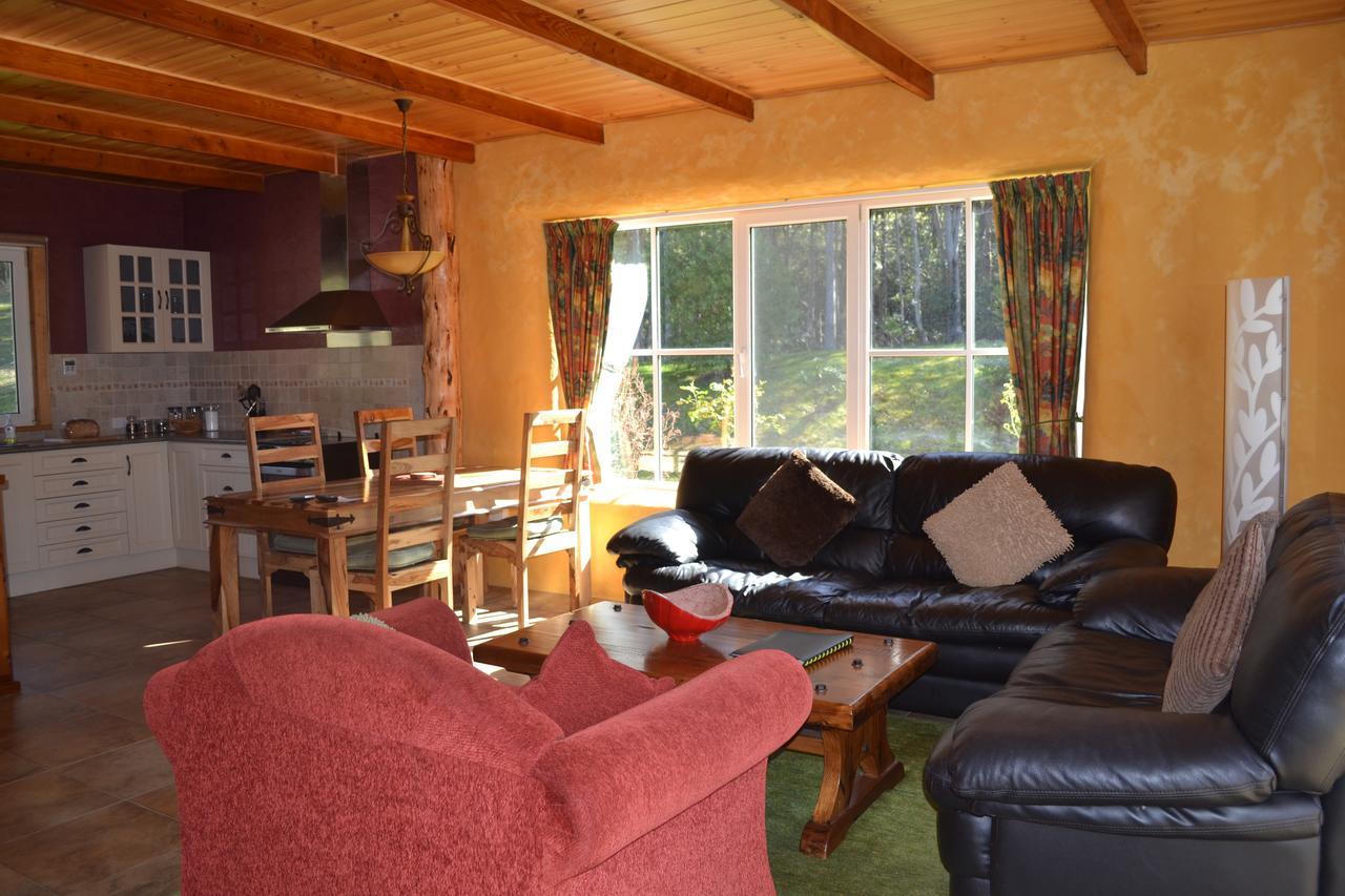 Whispering Spirit Holiday Cottages & Mini Ponies Franklin 외부 사진